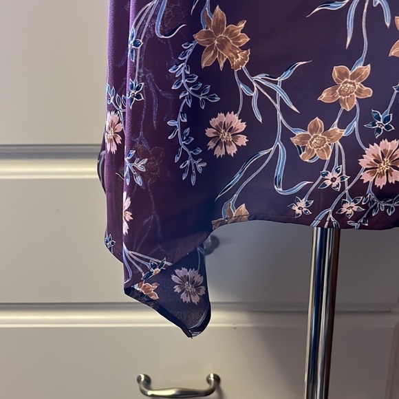 Pink rose brands, floral, print, cold shoulder, top with flowy sleeves - Picture 4 of 11